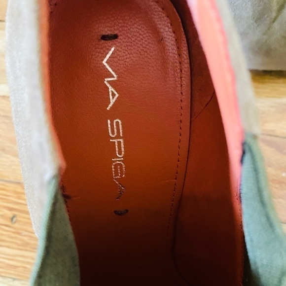 Via Spiga taupe suede ankle bootie with green fabric detail. 4.5 “ heel. Size 8. - Picture 7 of 10